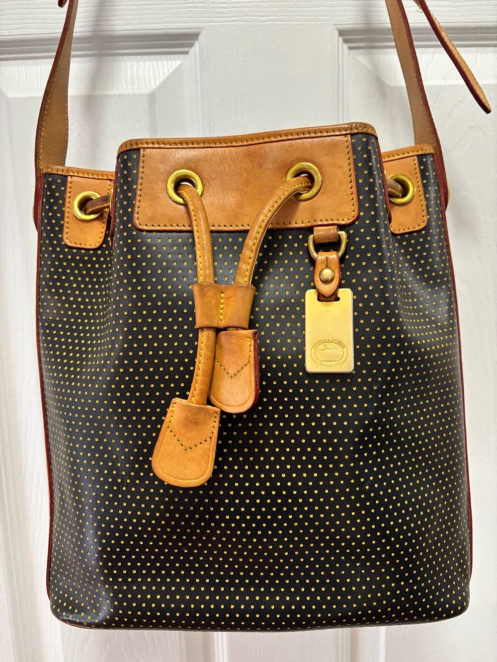Dooney & Bourke VINTAGE Perforated Leather Drawstring Bucket Bag MADE IN USA GUC